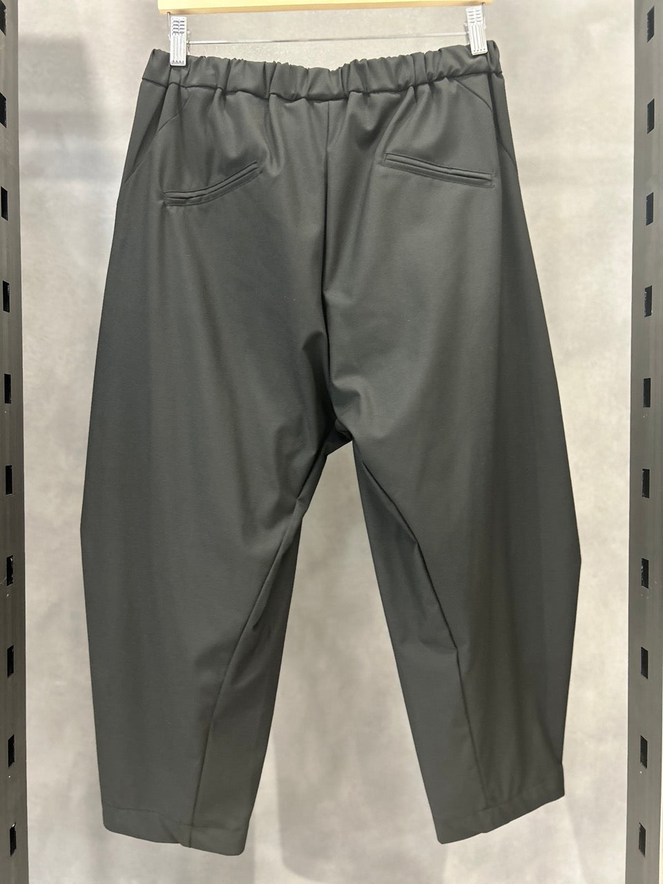 Pantalone largo