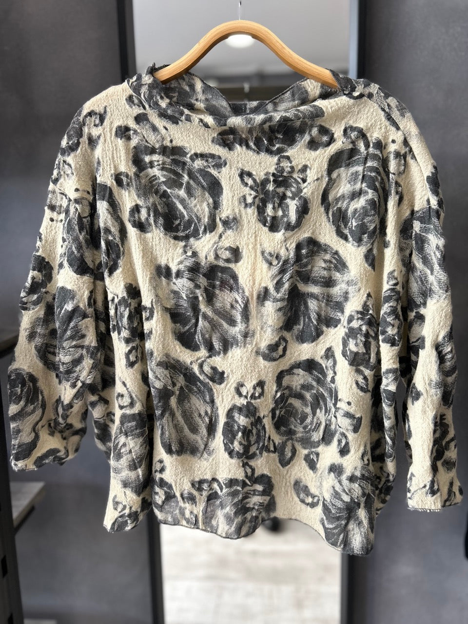 Maglia fantasia floreale