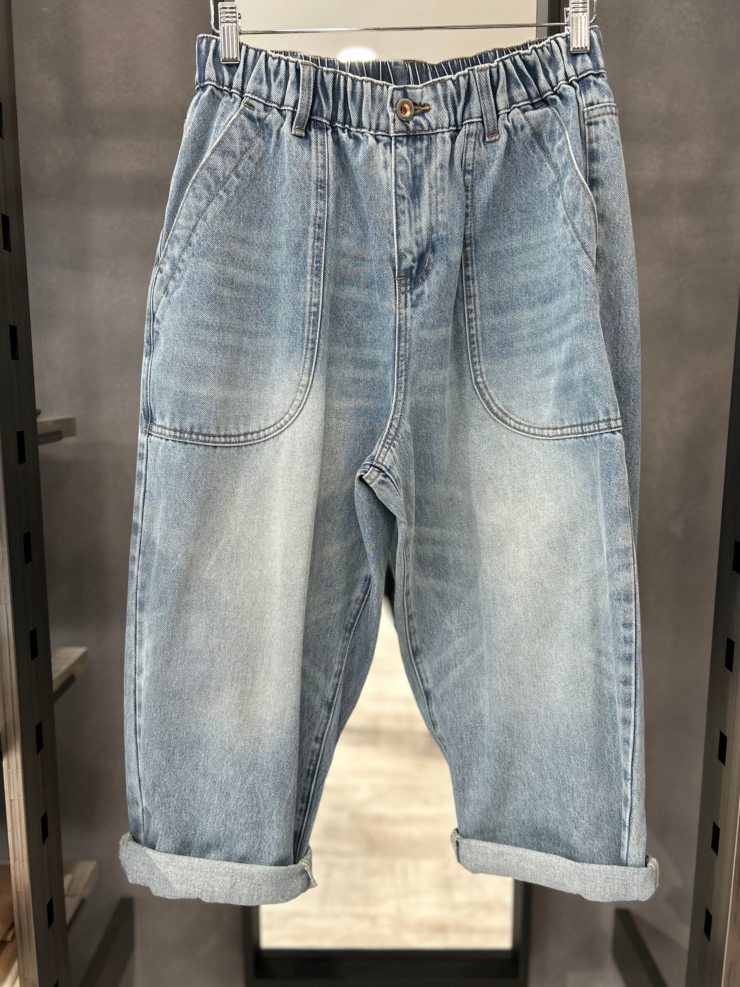 Jeans oversize con vita elasticizzata