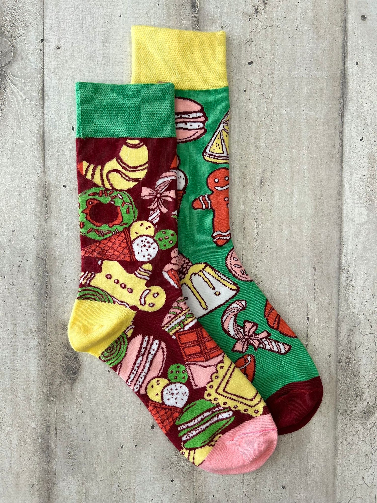 Calzini spaiati dolci e biscotti