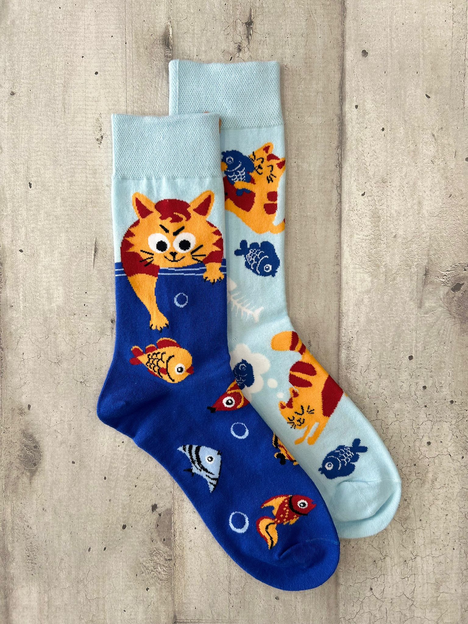 Calzini spaiati gatti e pesci
