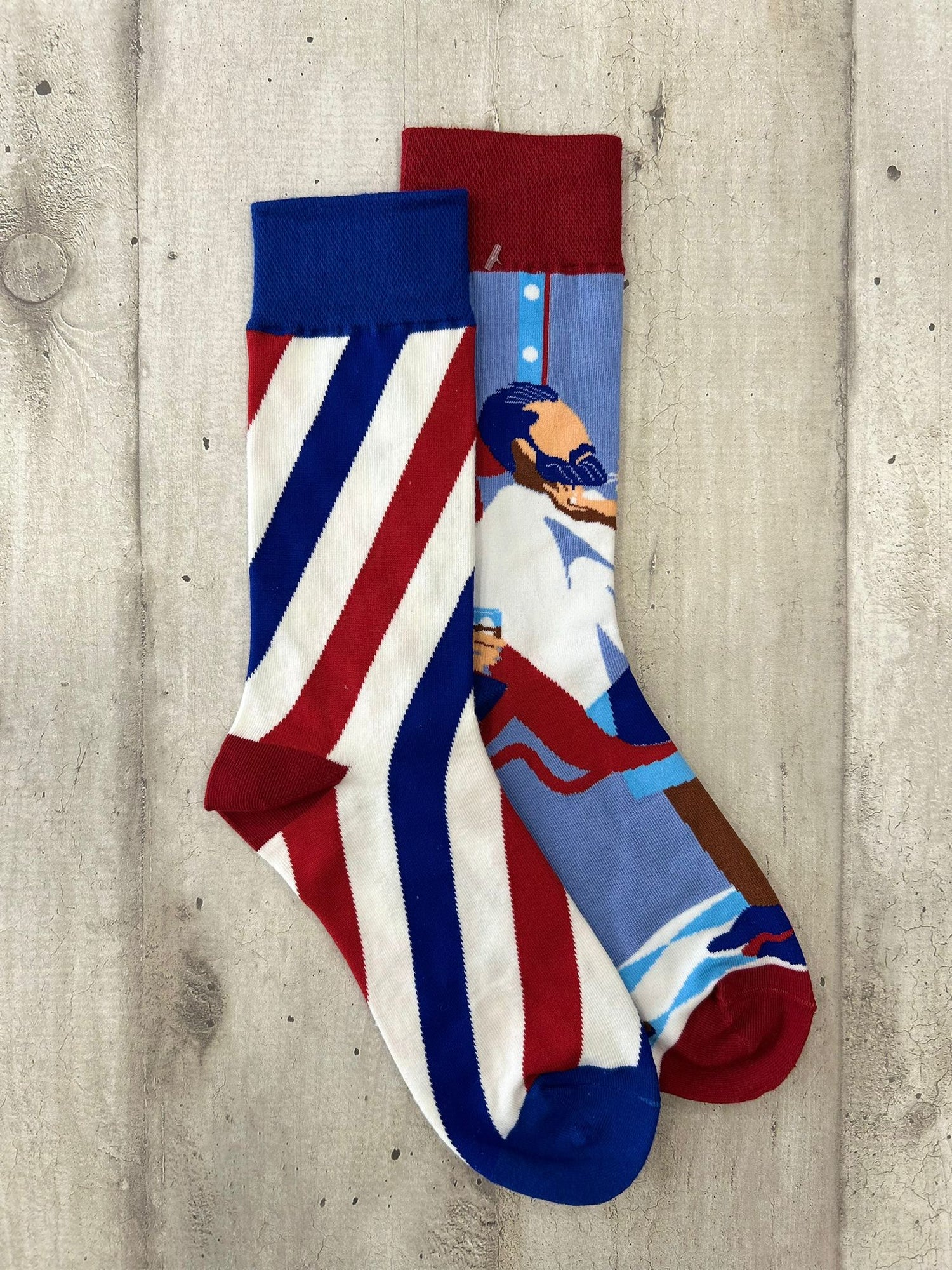 Calzini spaiati a tema barbiere