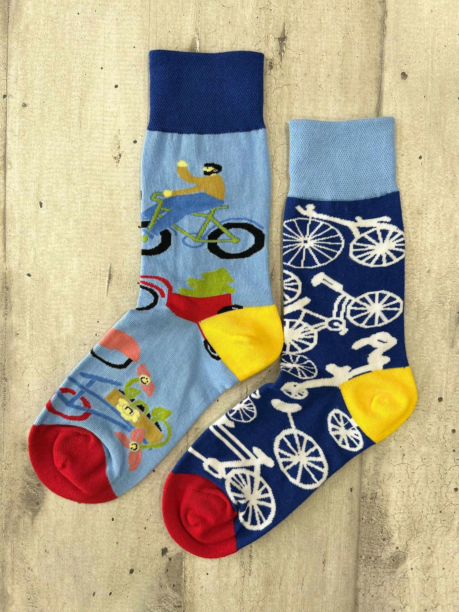 Calzini spaiati a tema bicicletta