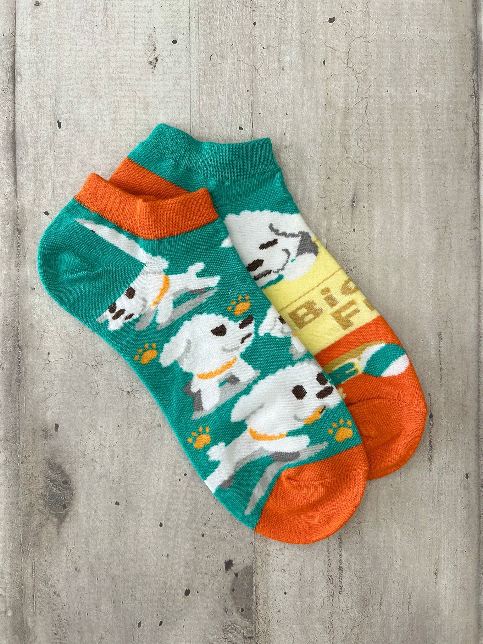 Calzini spaiati con cagnolini