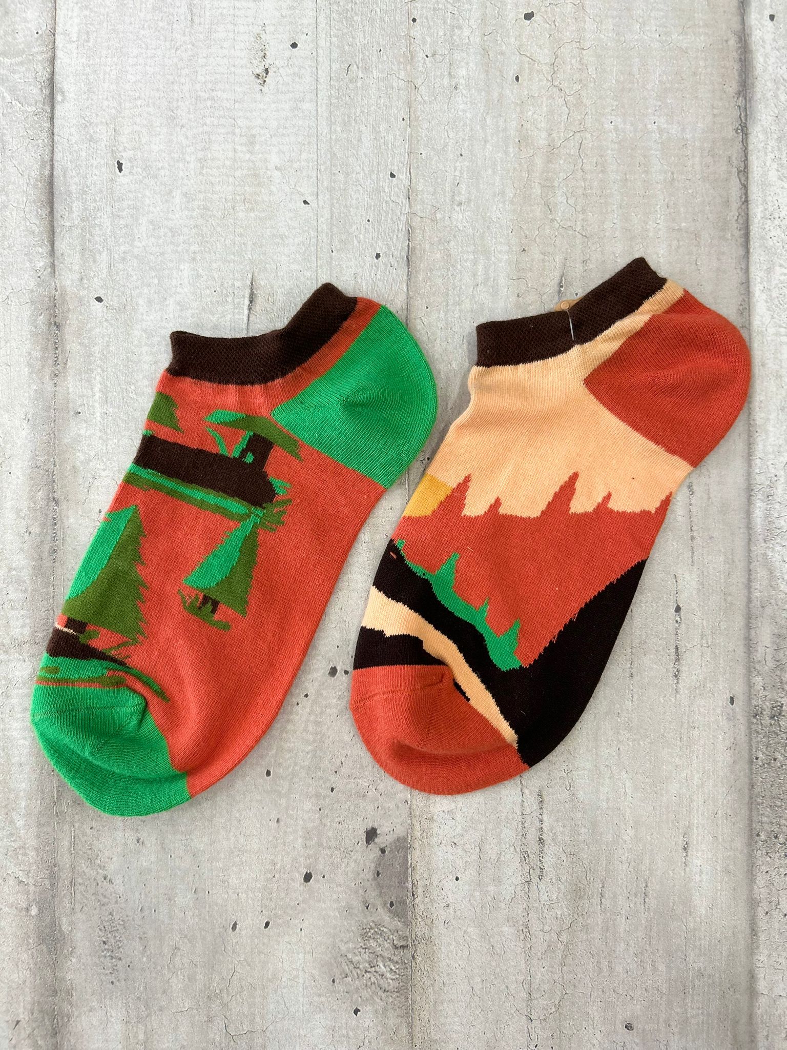 Calzini spaiati a tema bosco