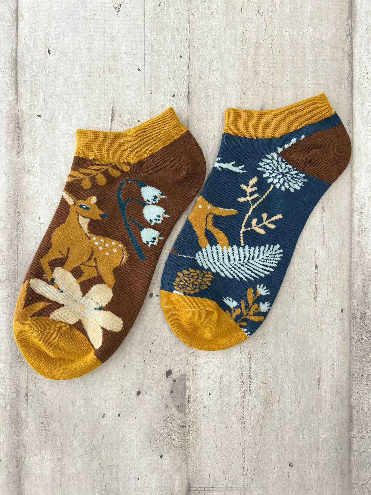 Calzini spaiati tema bosco