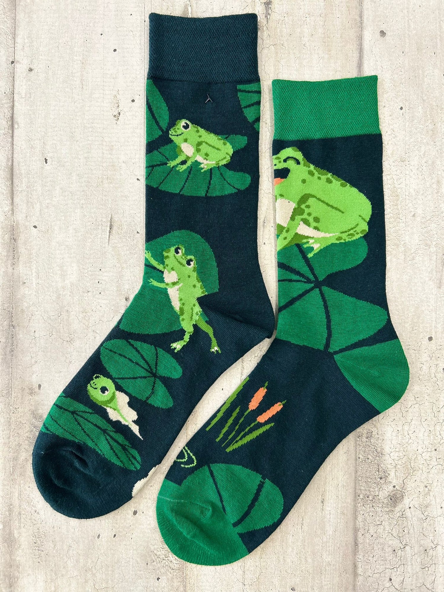 Calzini spaiati con rane