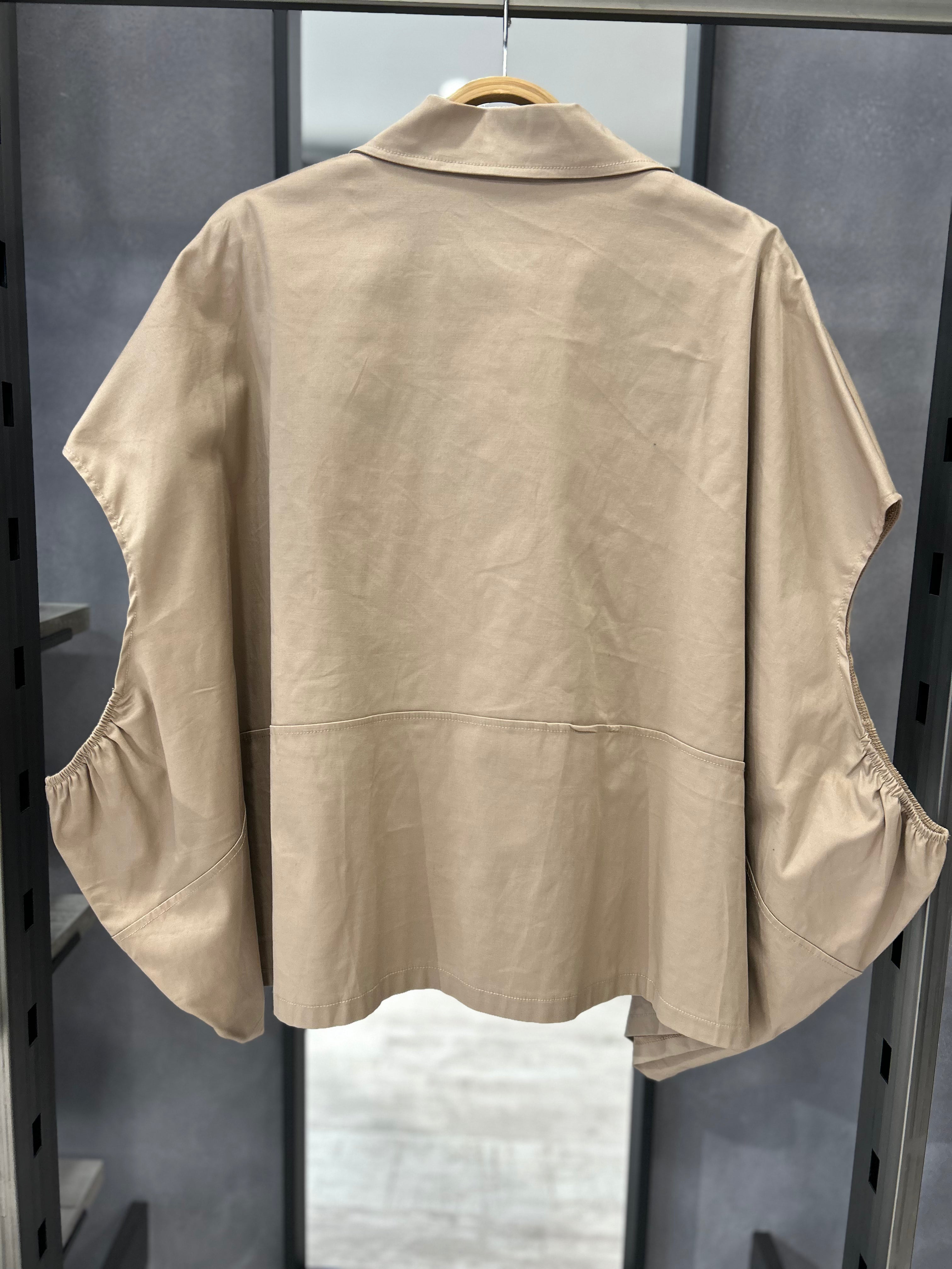 Gilet ampio asimmetrico