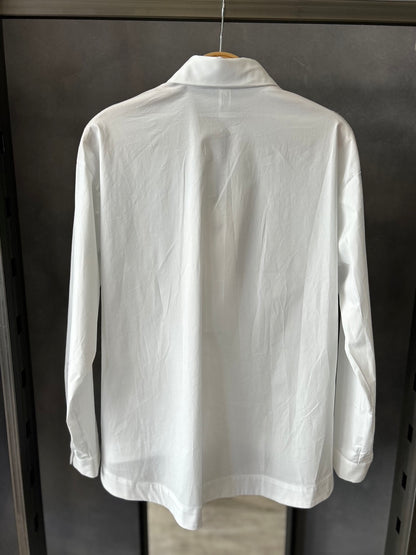 Camicia con tasche frontali