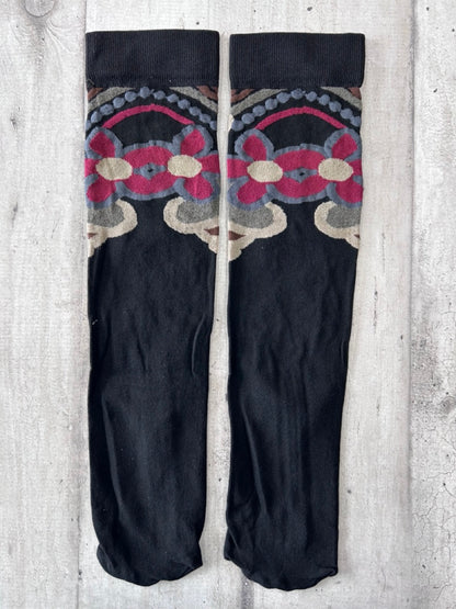 Calzini neri floreali geometrici