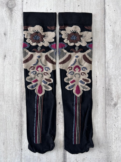 Calzini neri floreali geometrici