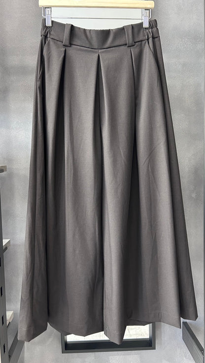 Pantalone modello gonna-pantalone