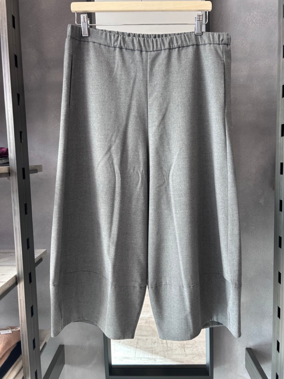 Pantaloni ampi
