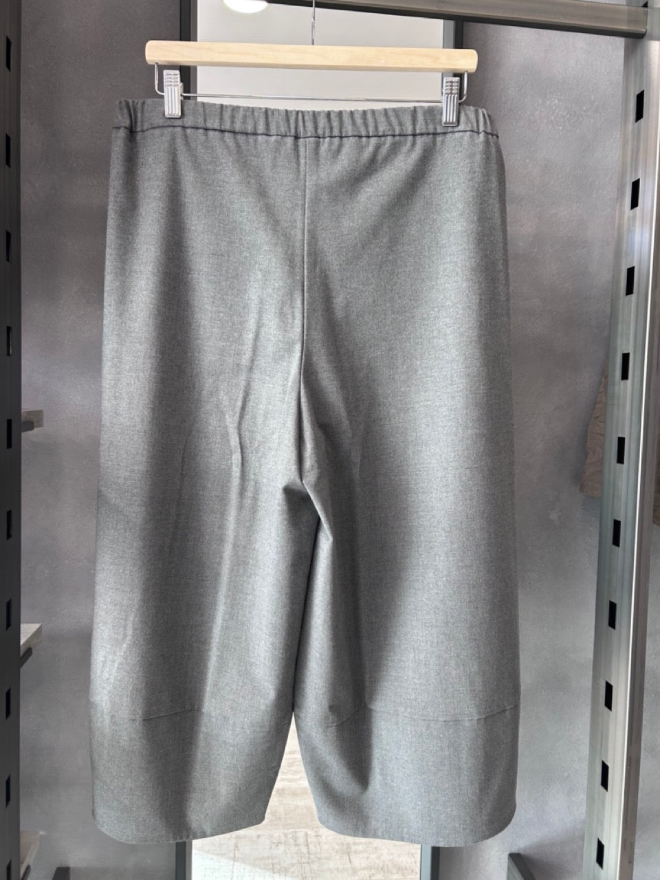 Pantaloni ampi