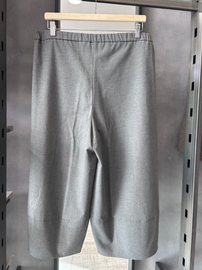 Pantaloni ampi