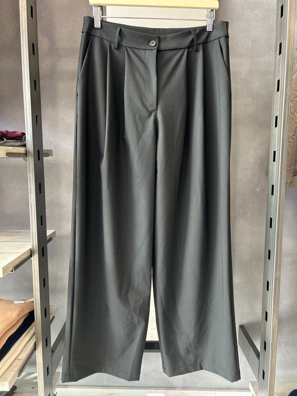 Pantalone taglio elegante