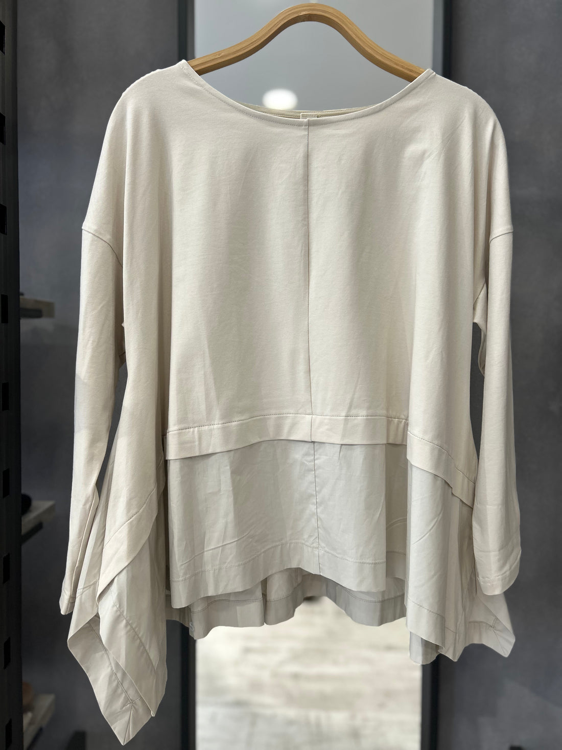 Maglia asimmetrica