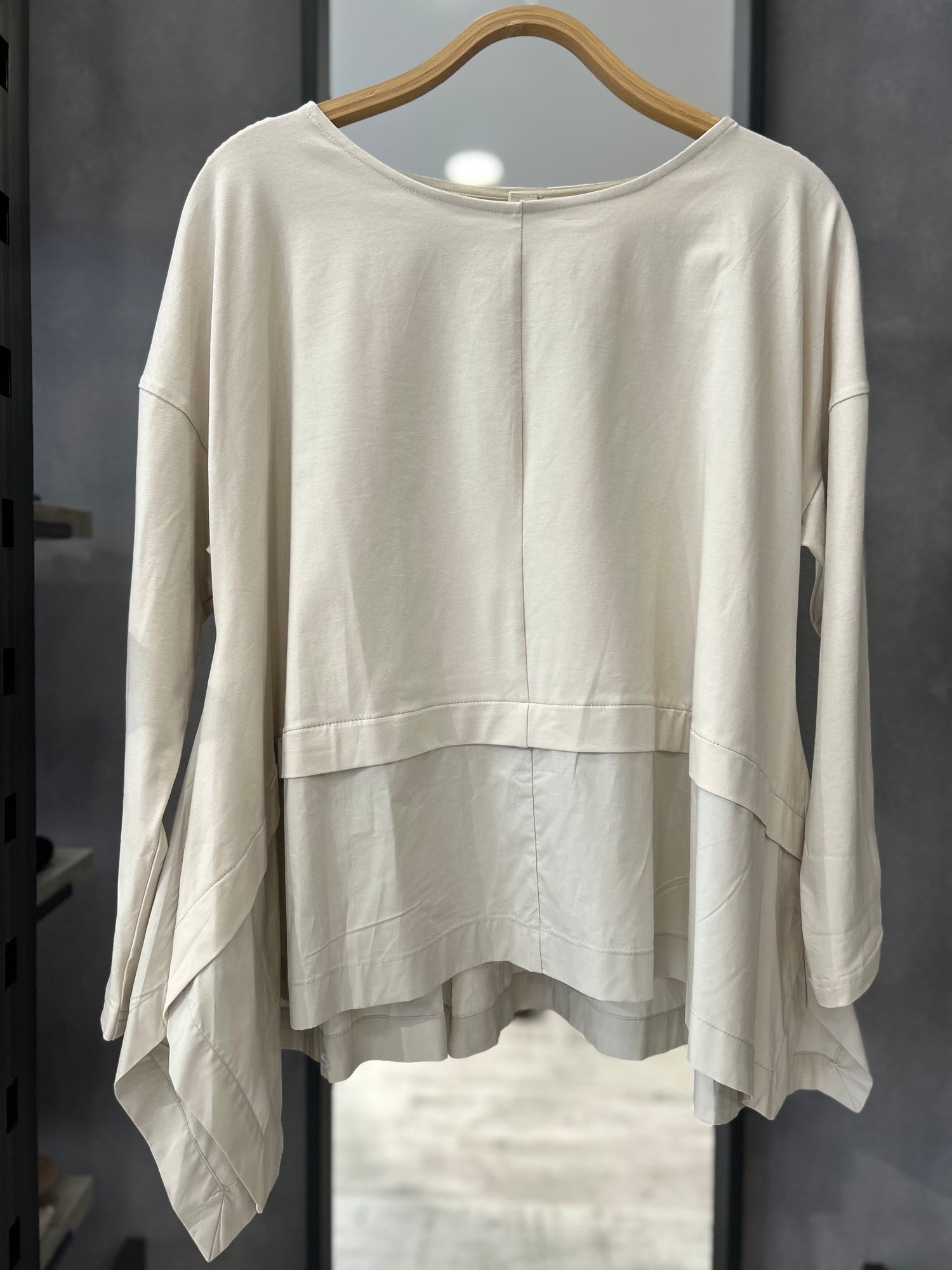 Maglia asimmetrica