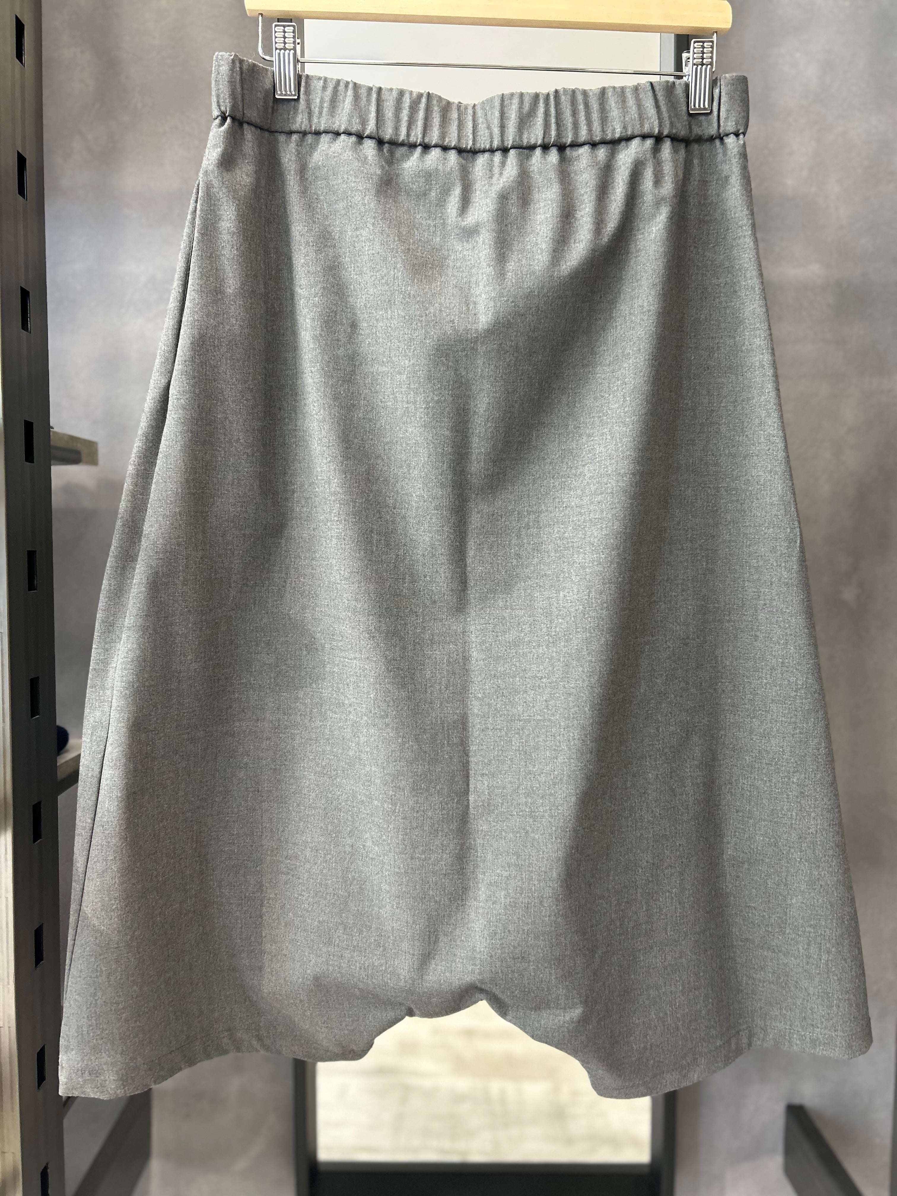 Pantalone largo cavallo basso