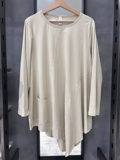 Maglia asimmetrica con tasca