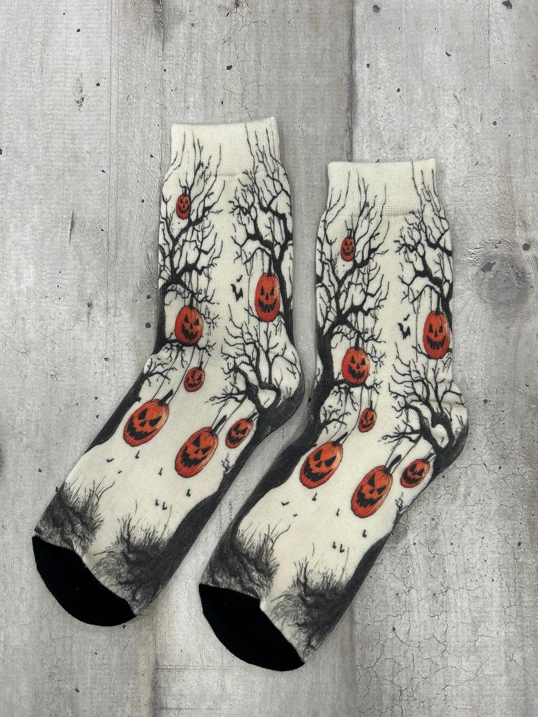 Calzini Halloween con zucche w alberi spettrali