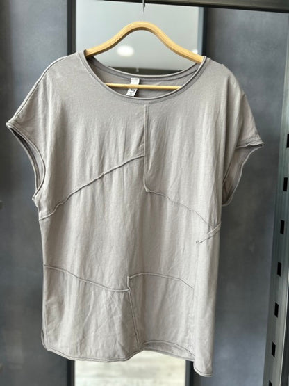 T-shirt larga con cuciture a vista