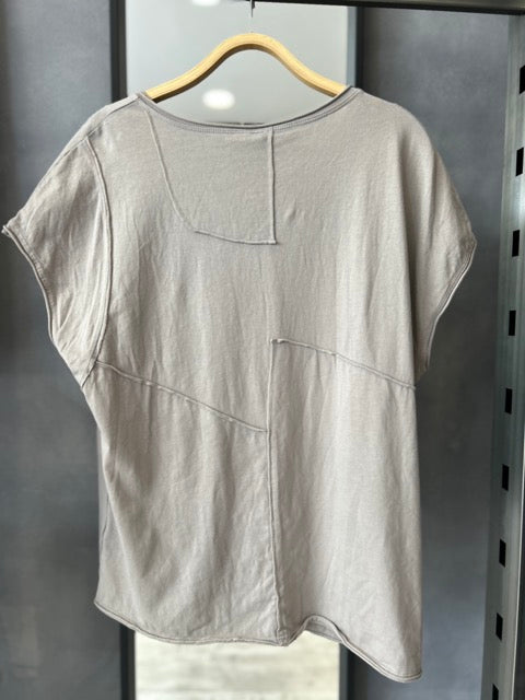 T-shirt larga con cuciture a vista
