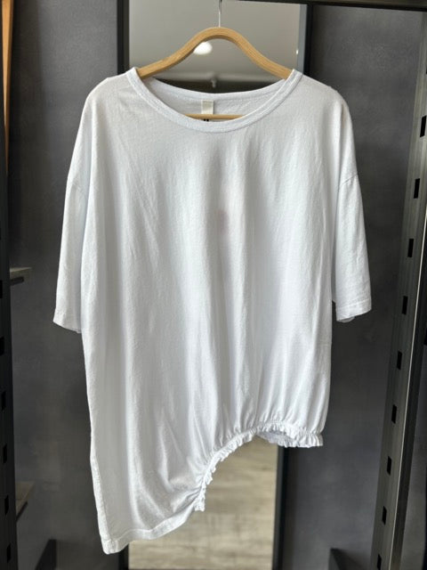 T-shirt asimmetrica