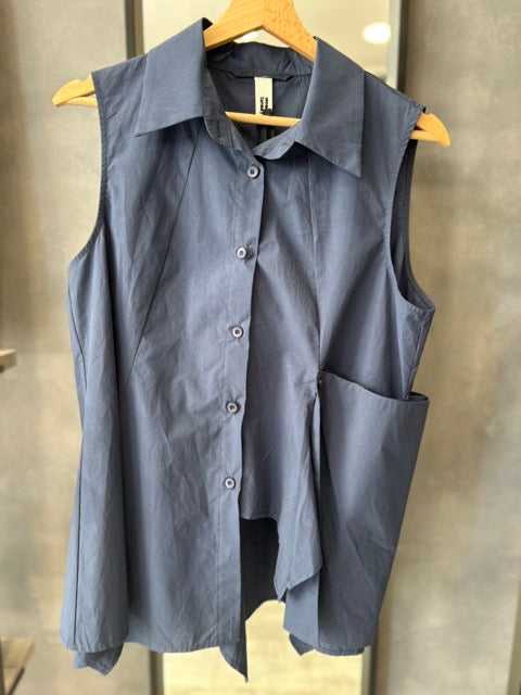 Camicia smanicata