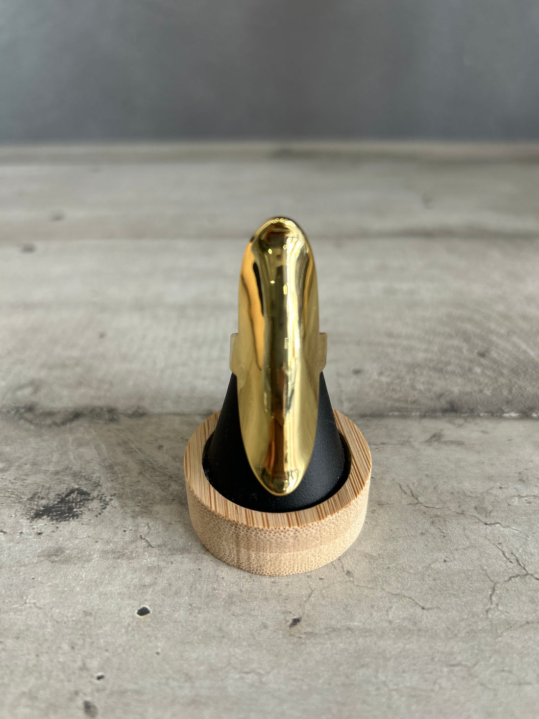 Anello in acciaio dorato