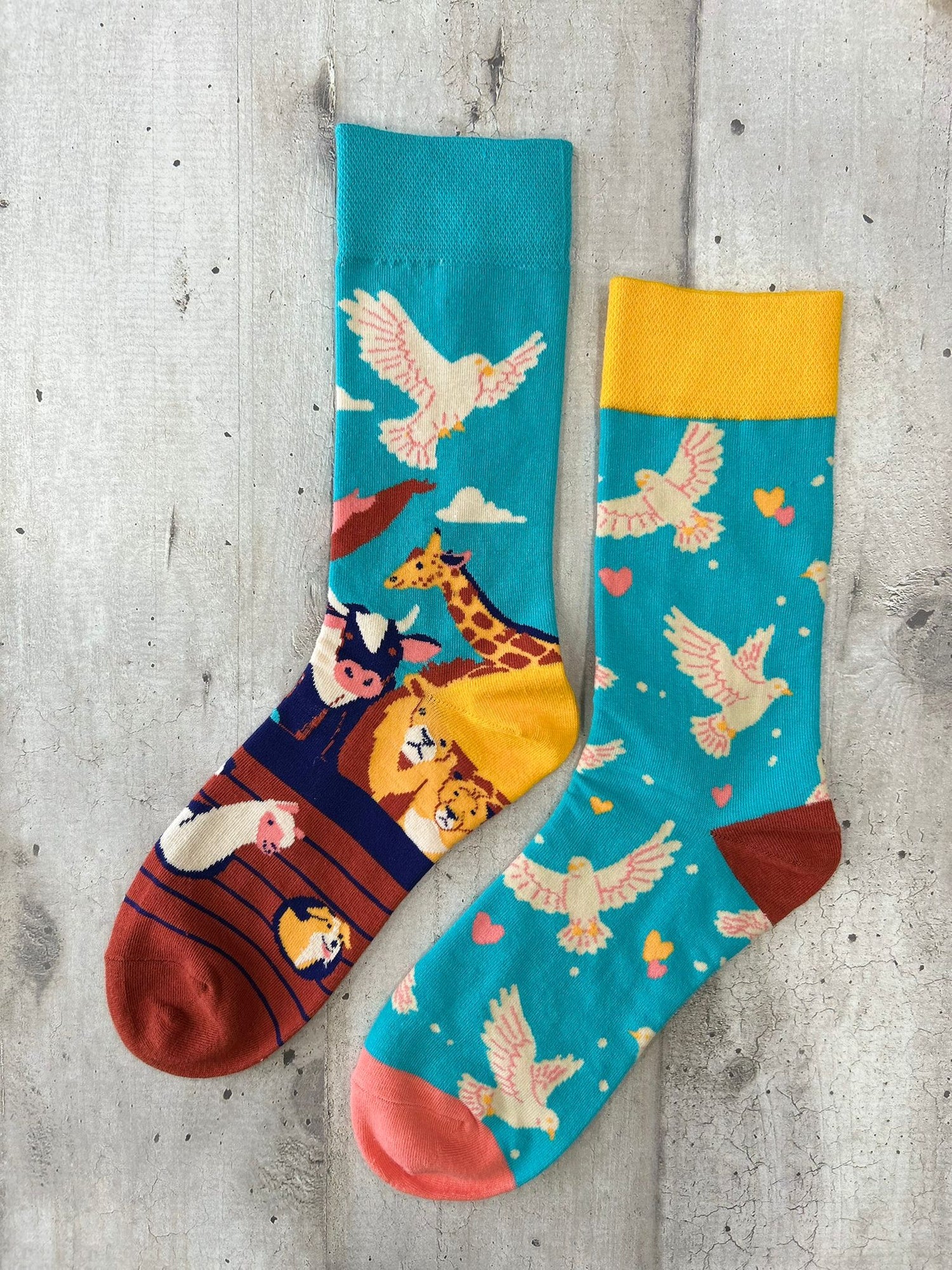 Calzini spaiati arca e colombe