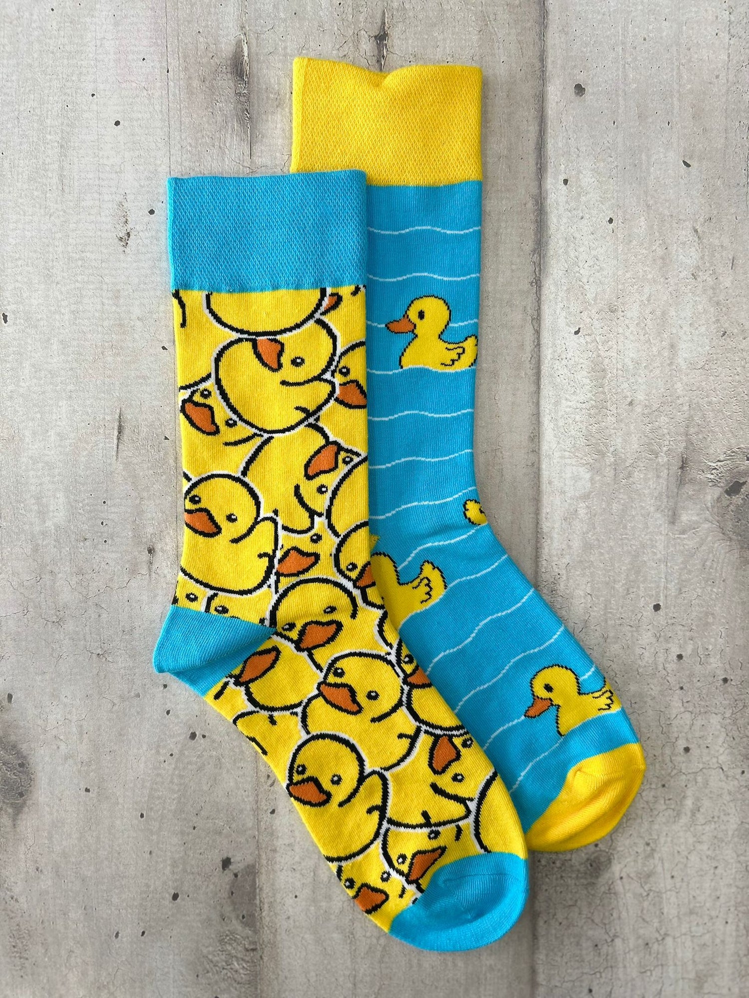 Calzini con paperelle gialle