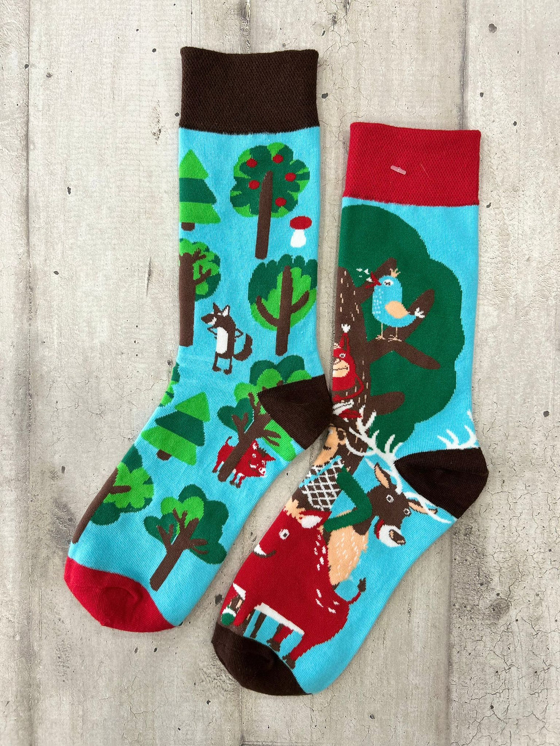 Calzini spaiati foresta