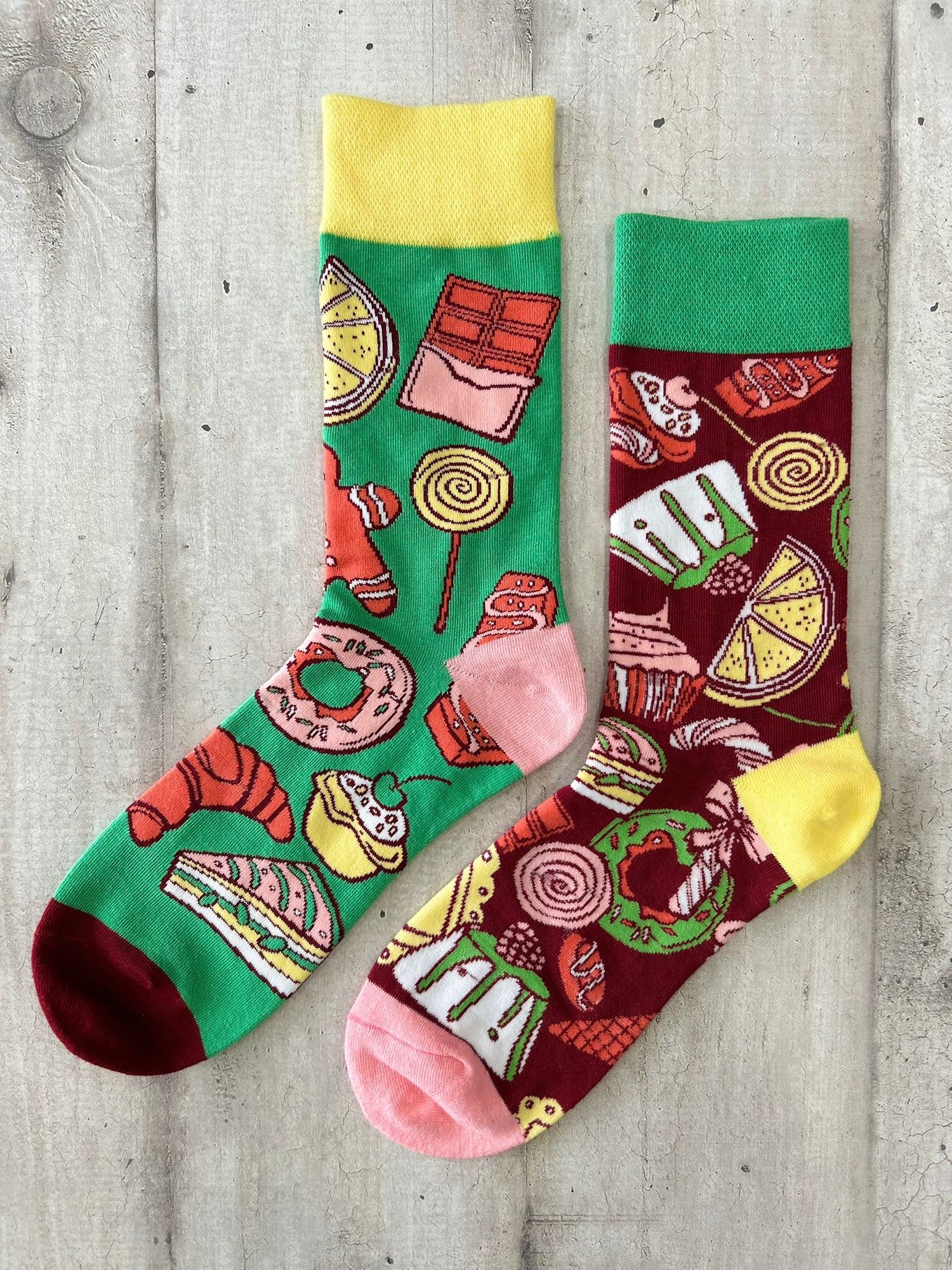 Calzini spaiati dolci e biscotti