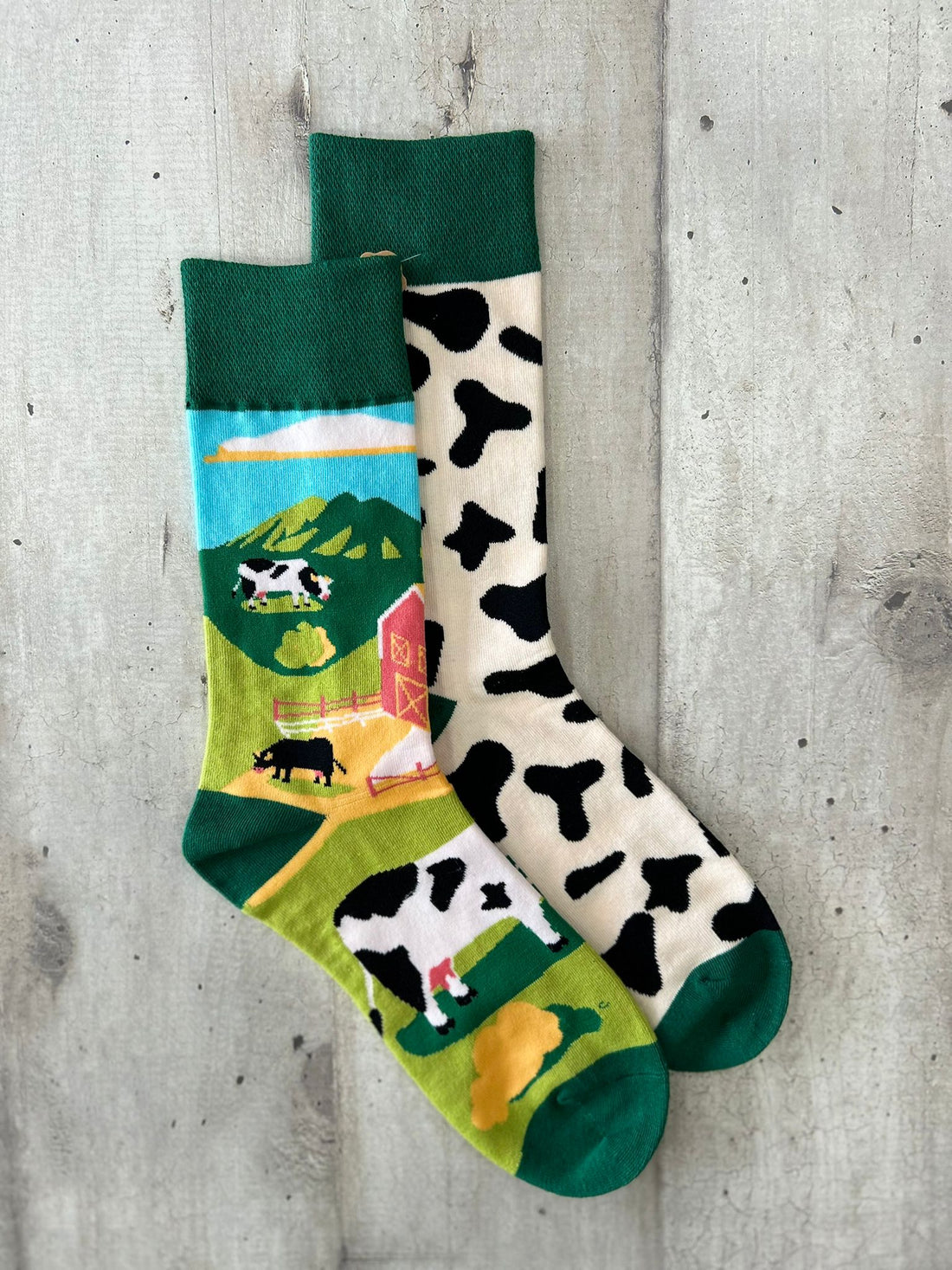 Calzini spaiati con mucche e fantasia maculata