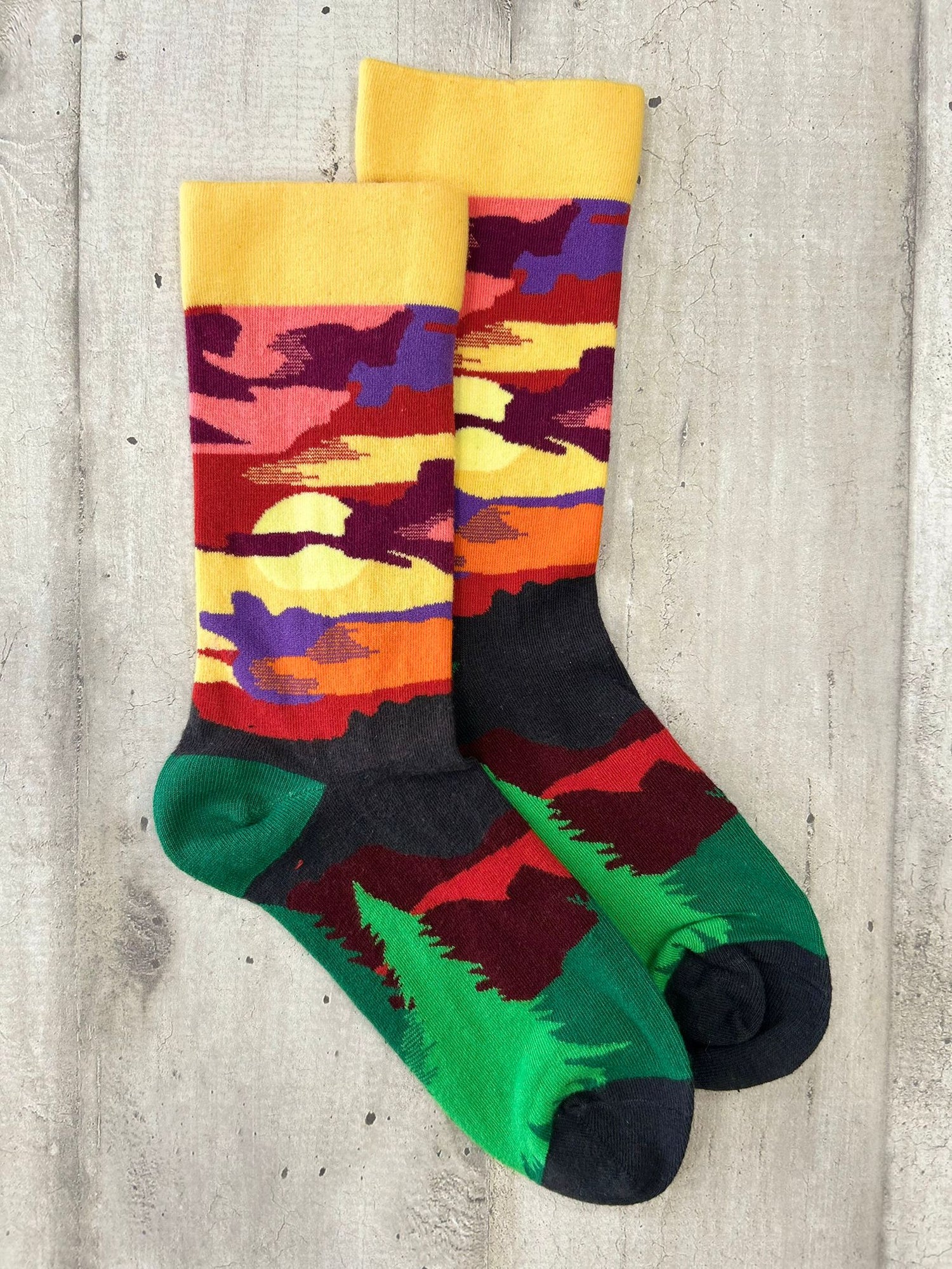 Calzini tramonto montagna