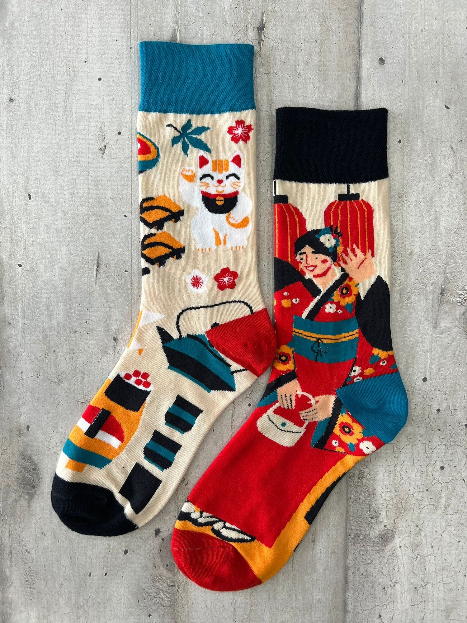 Calzini spaiati a tema giapponese