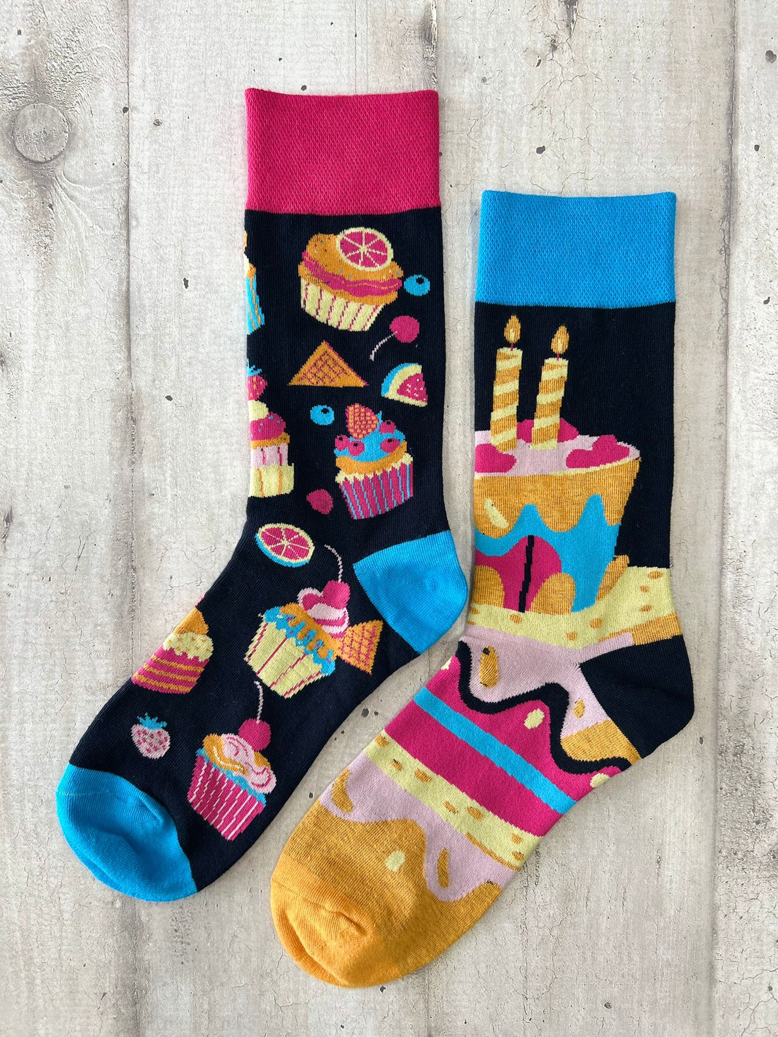 Calzini spaiati a tema dolci e torte