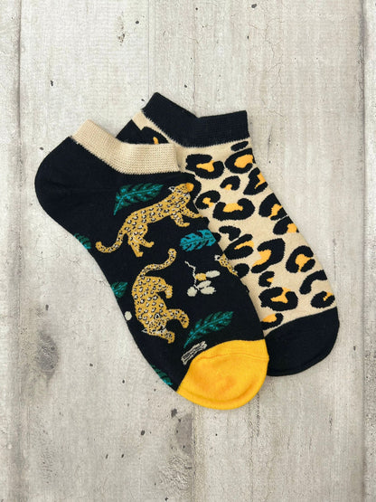 Calzini spaiati a tema leopardo
