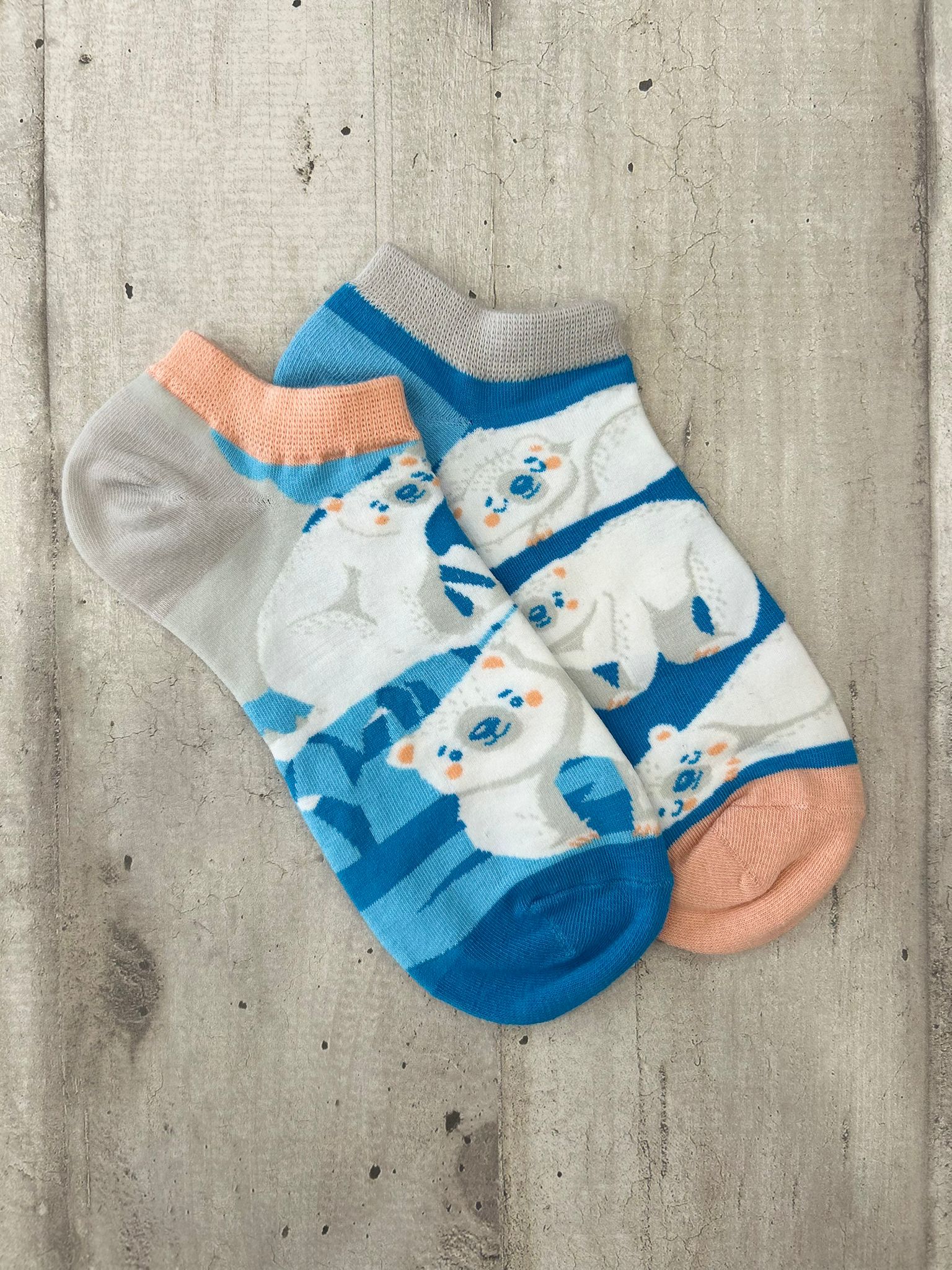 Calzini spaiati con orsi polari