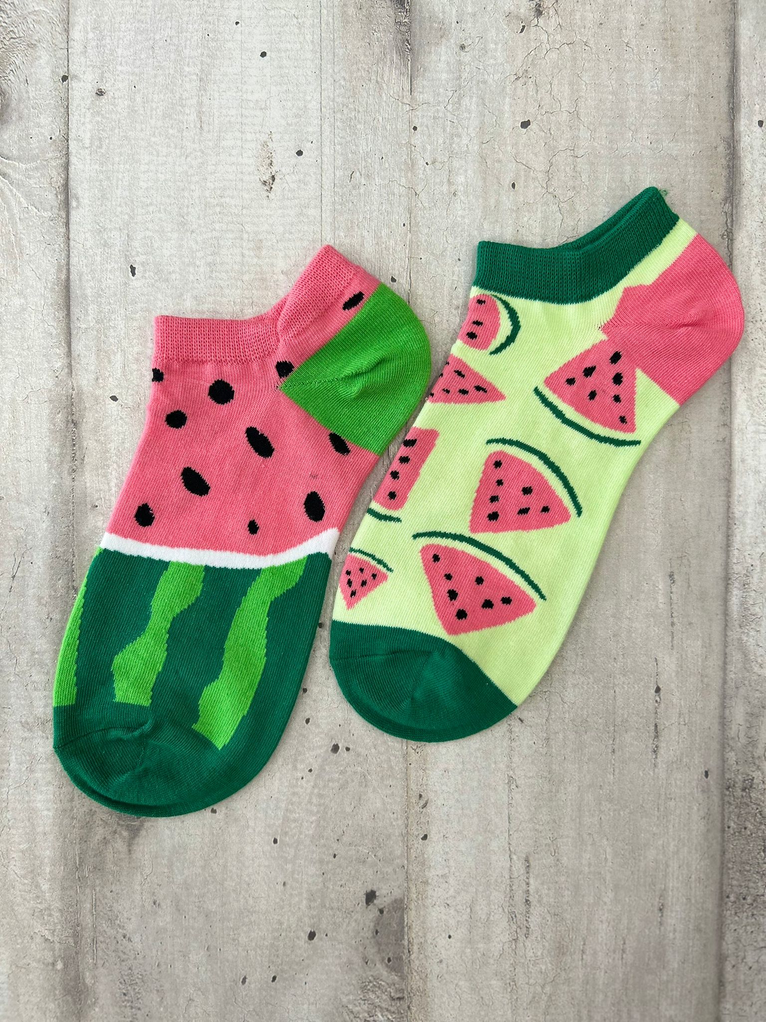 Calzini spaiati con angurie