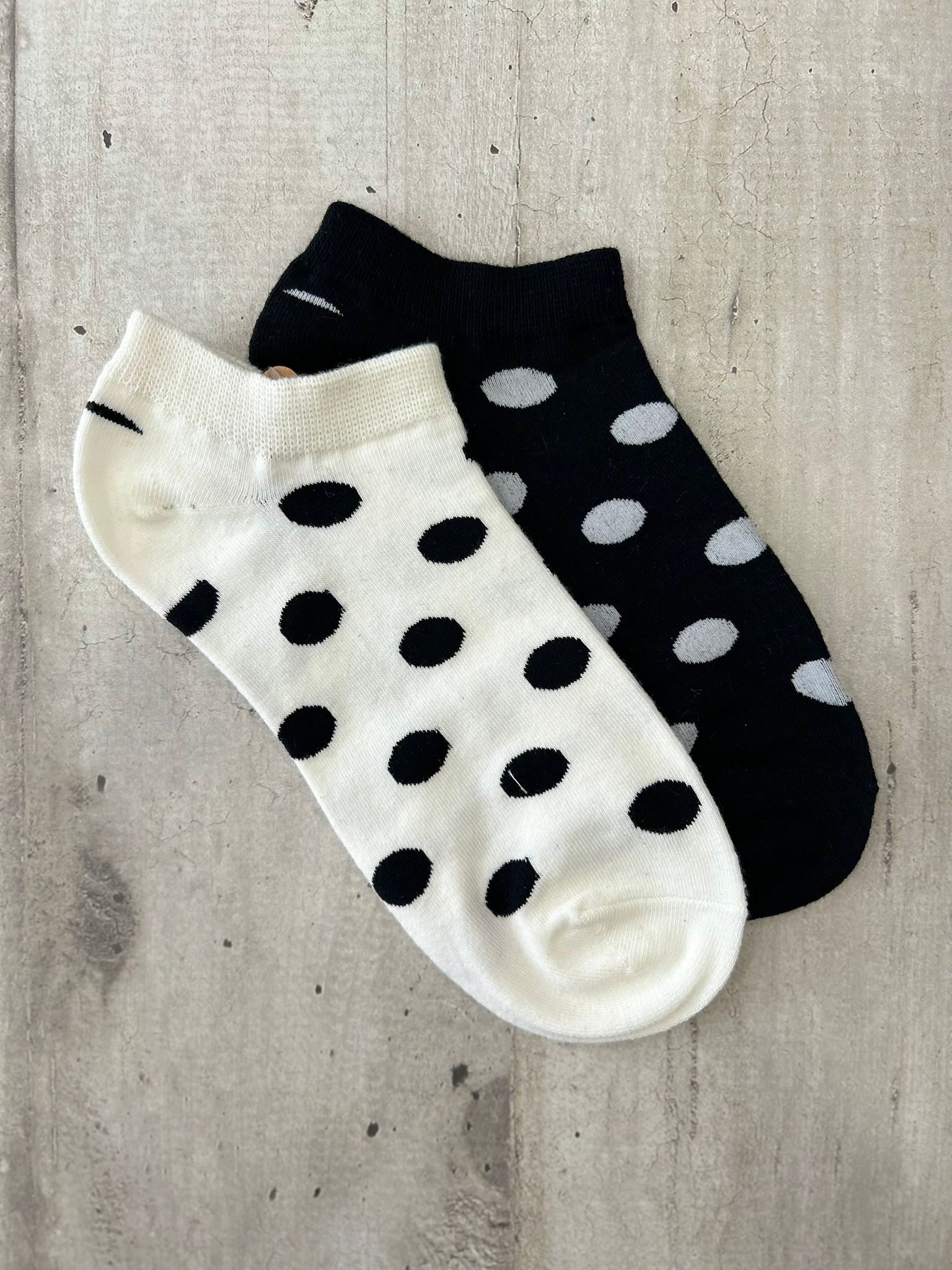 Calzini spaiati a pois