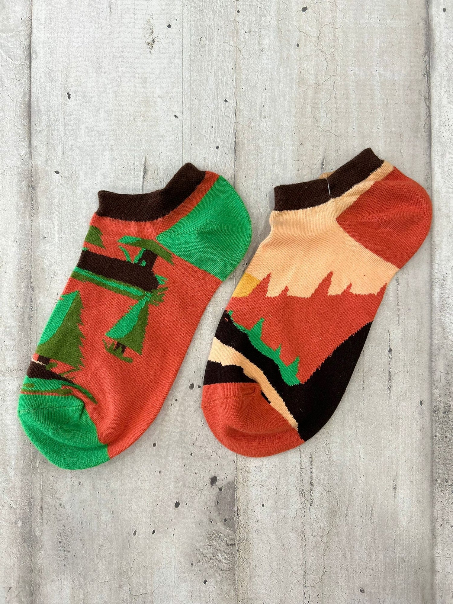 Calzini spaiati a tema bosco