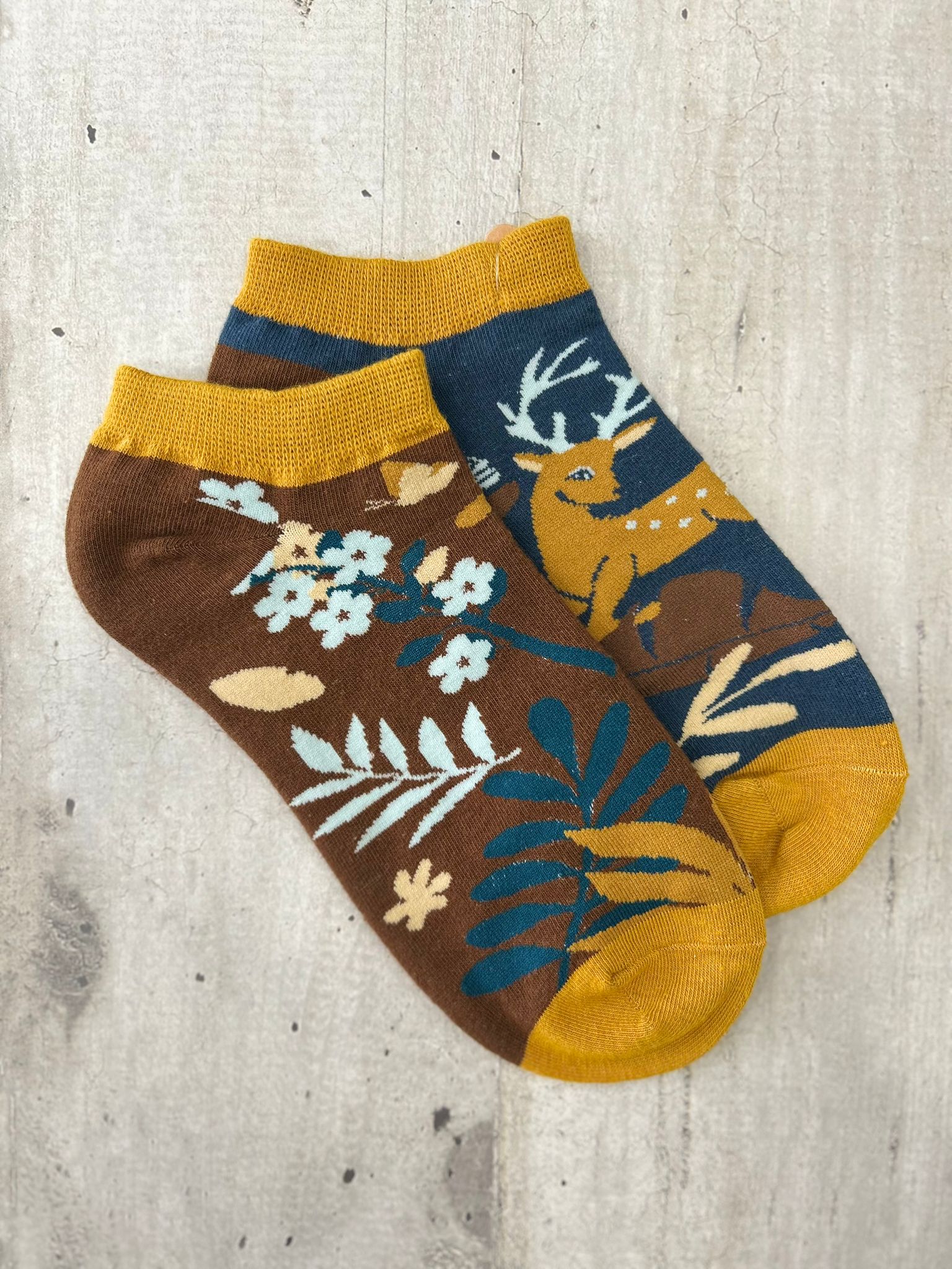 Calzini spaiati tema bosco