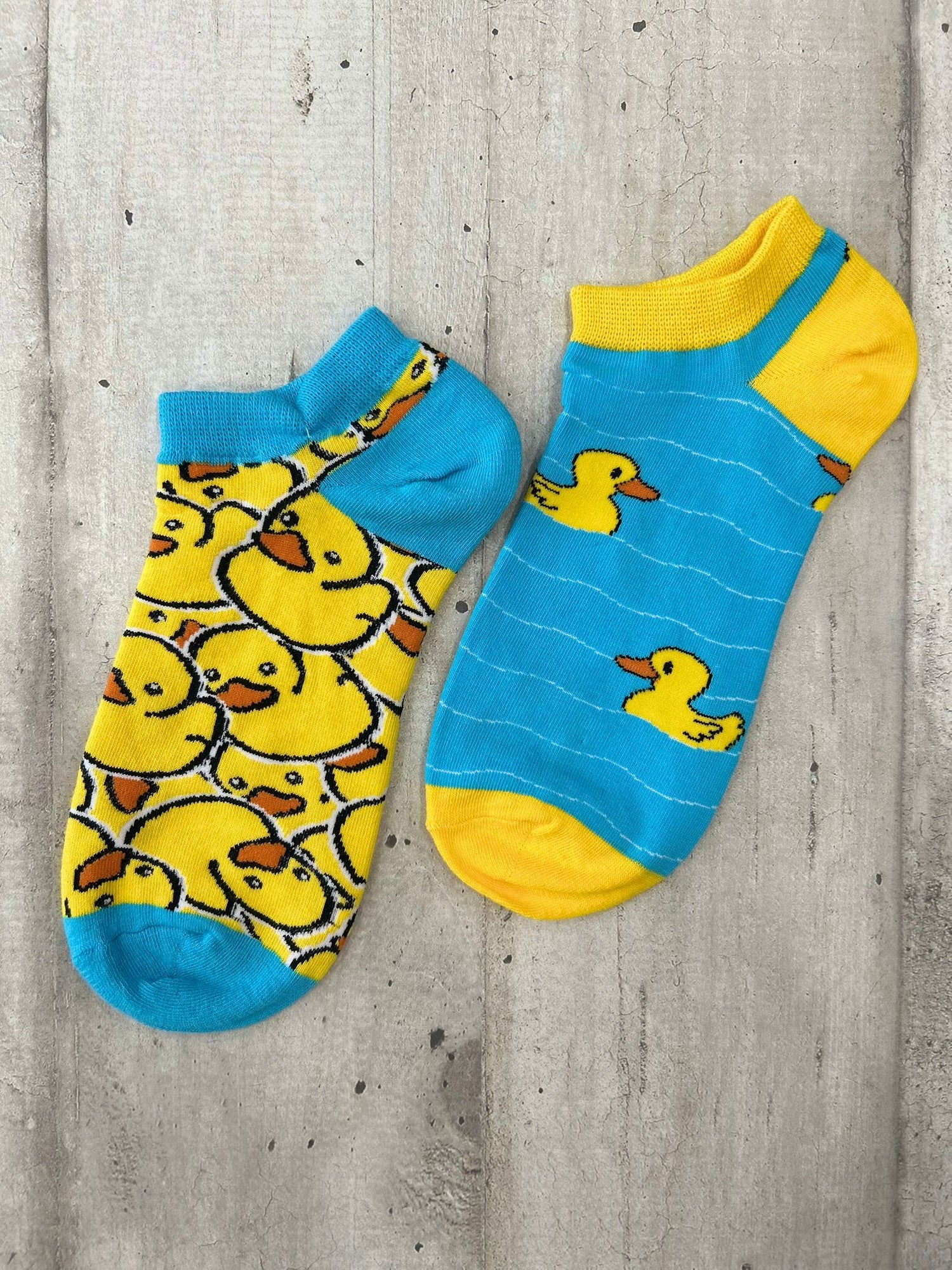 Calzini spaiati con paperelle