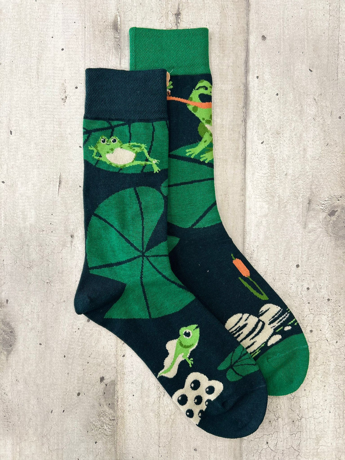 Calzini spaiati con rane