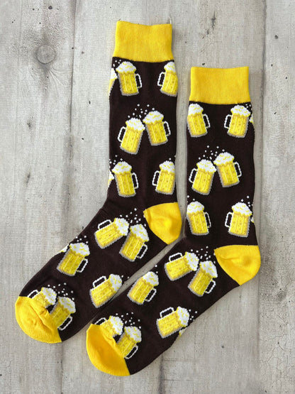 Calzini marroni con boccali di birra