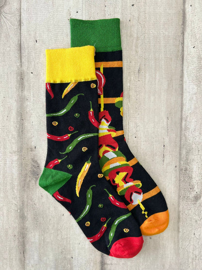 Calzini spaiati fantasia peperoncini e spiedini