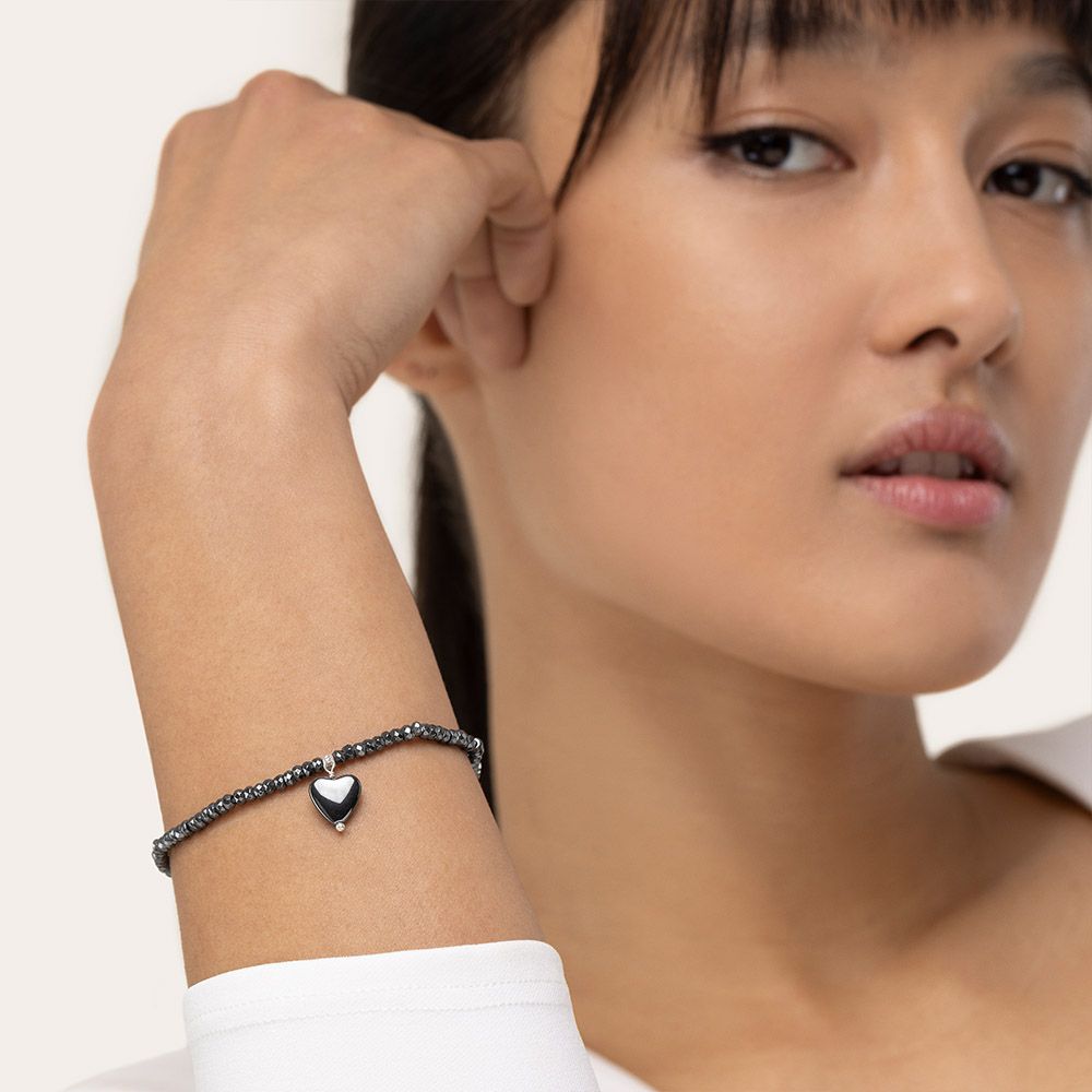 Bracciale elastico cuore pendete ematite
